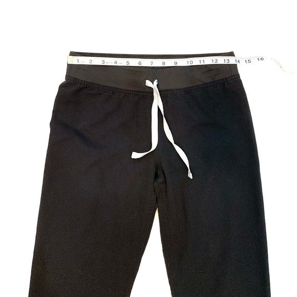 FIGS Technical Collection Livingston Basic Scrub black women’s Size XS - Picture 9 of 11